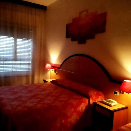 H&L Hotel Cinisello Balsamo Bagian luar foto